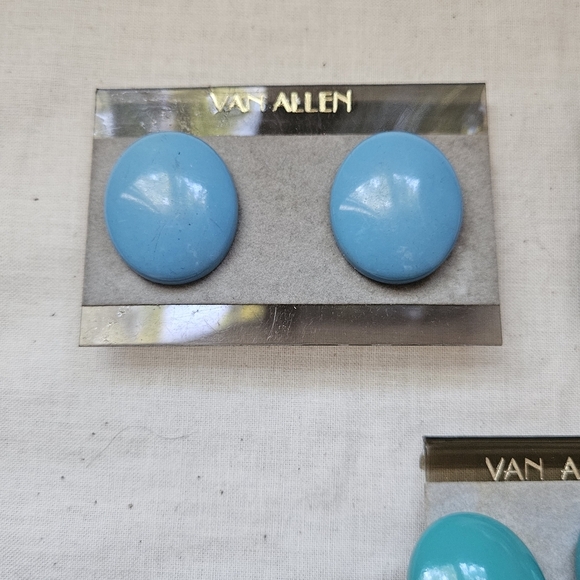 Set of vintage Van Allen clip on earrings - Picture 2 of 10
